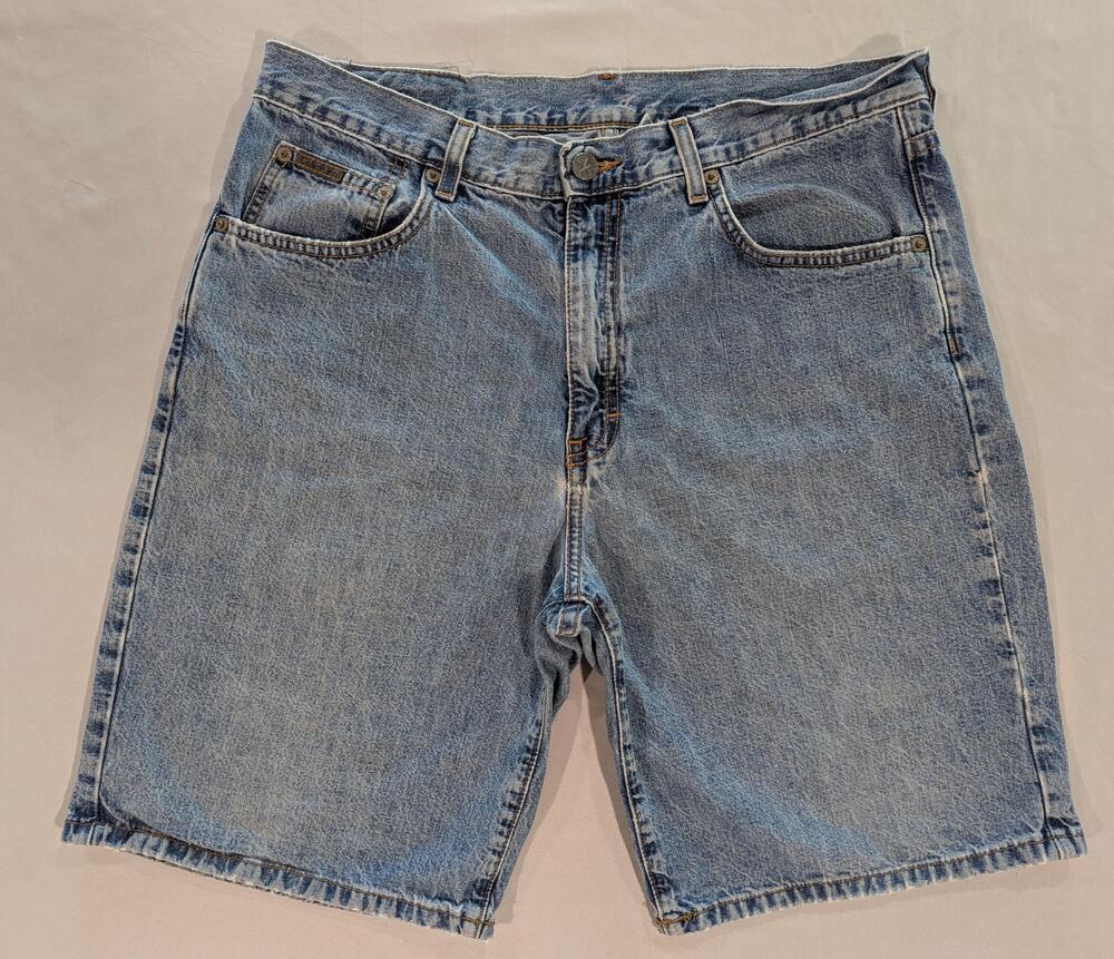 Vintage USA Calvin Klein Jeans Shorts Mens 33 Blue Light Wash Denim 9 Inseam